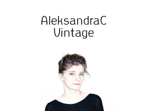 フォント AleksandraC